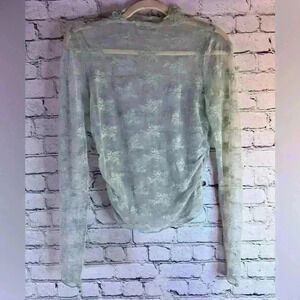 All In Favor light green ruched lace long sleeve top.Sz M. NWOT